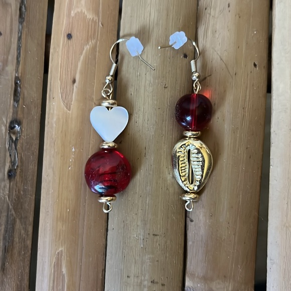 Handmade Cowrie & Evil Eye Heart Gold-tone Earrings - Picture 3 of 3